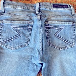 ROCK & REPUBLIC JEANS.           Size 2